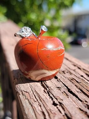 (J3) NEW 1.5" x 1.58" RED JASPER APPLE